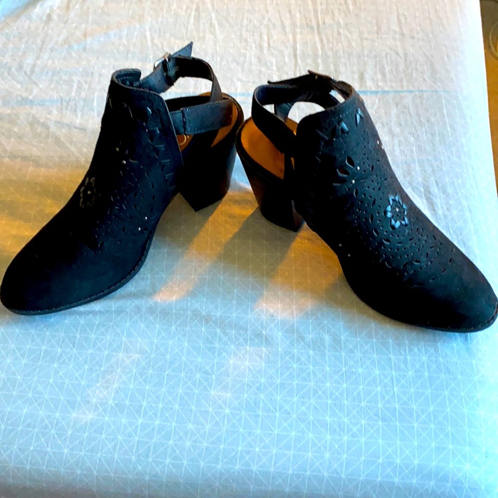 Open heeled booties - Picture 2 of 4